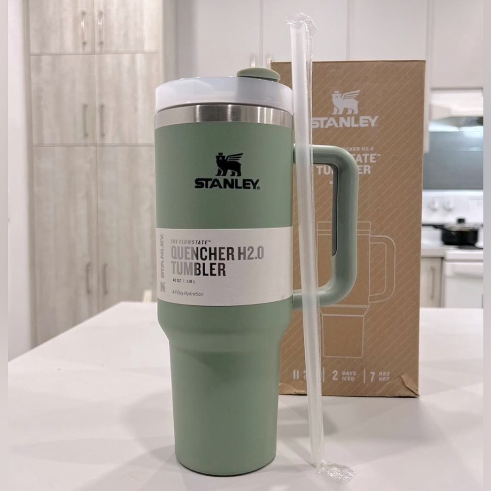 Stanley Large 40oz Quencher H2.0 Tumbler